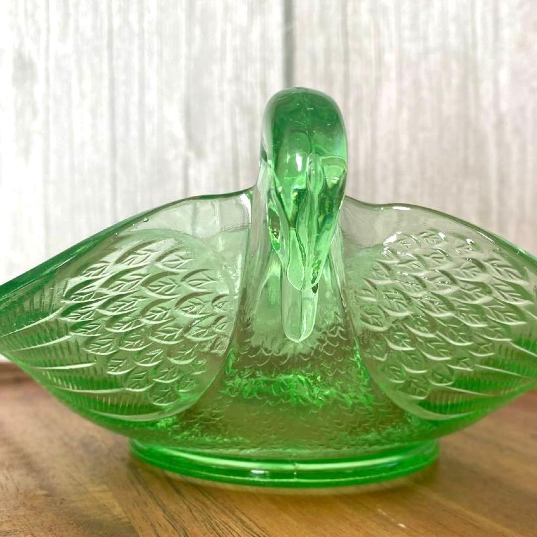 ウランガラス　スワン　キャンディディッシュ