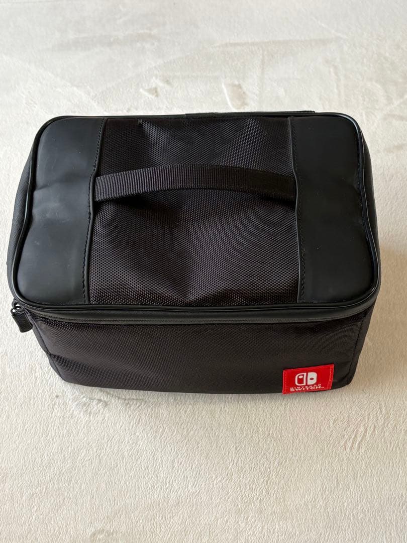 Nintendo Switchグレー　プロコントローラー　収納ケース