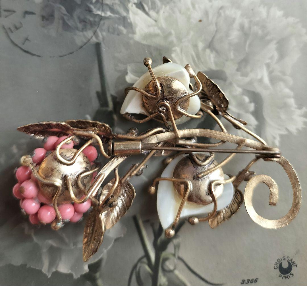 コーラルカボションの花 シェル 貝細工 ブローチ ヴィンテージと他2点