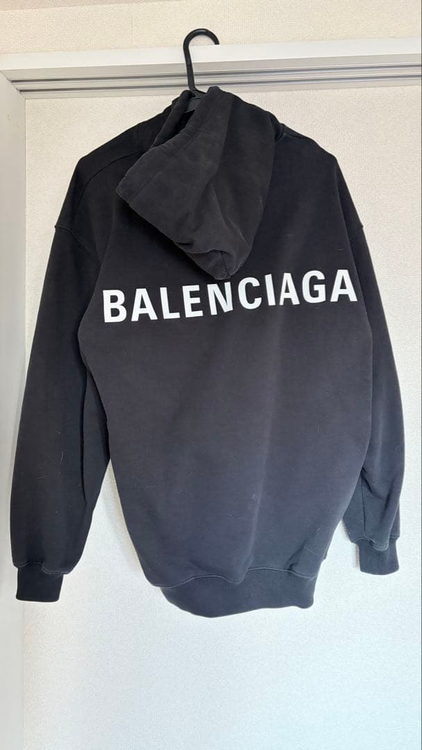 バレンシアガ正規品パーカー