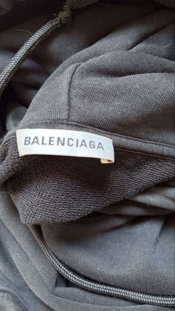 バレンシアガ正規品パーカー