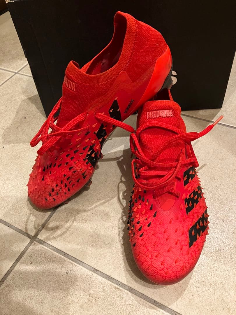adidas Predator サッカーシューズ レッド