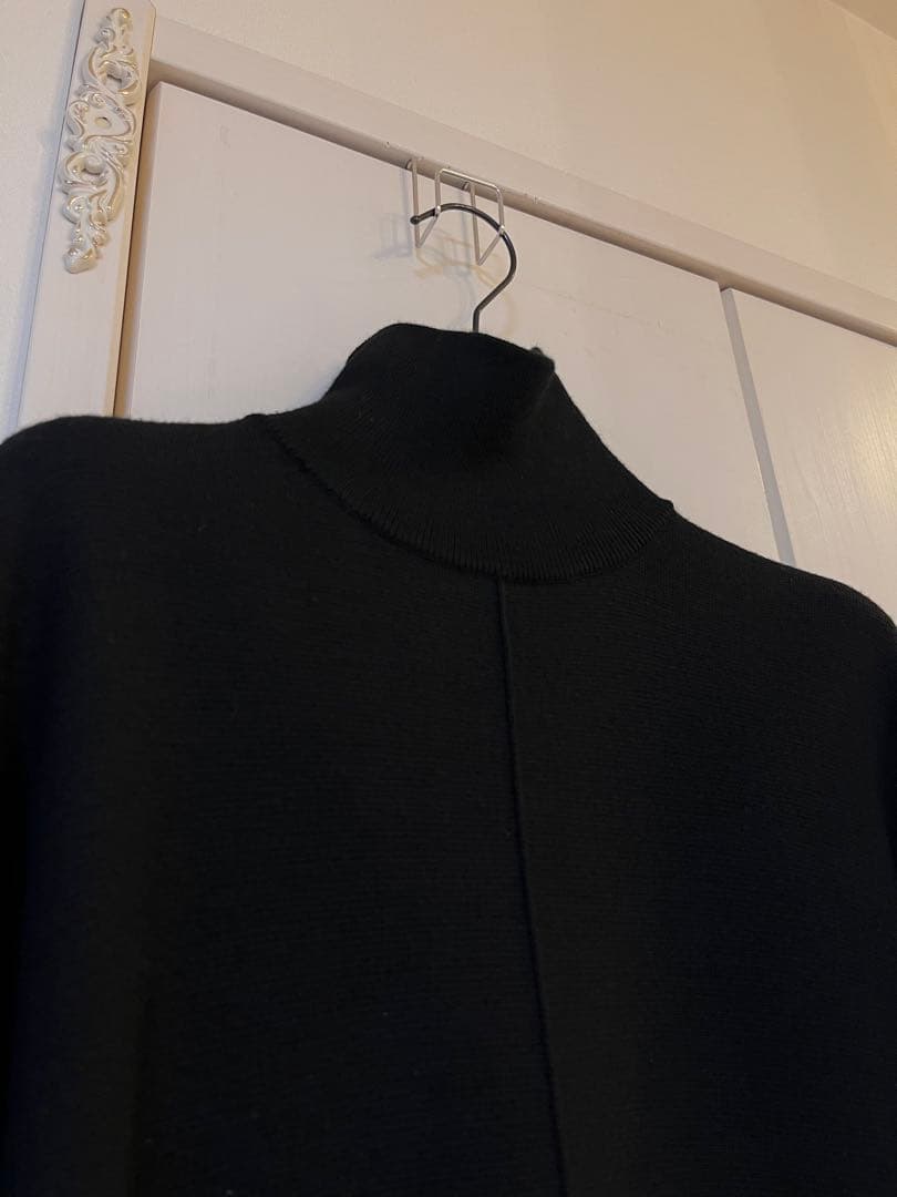 黒 ニットワンピース タートルネック