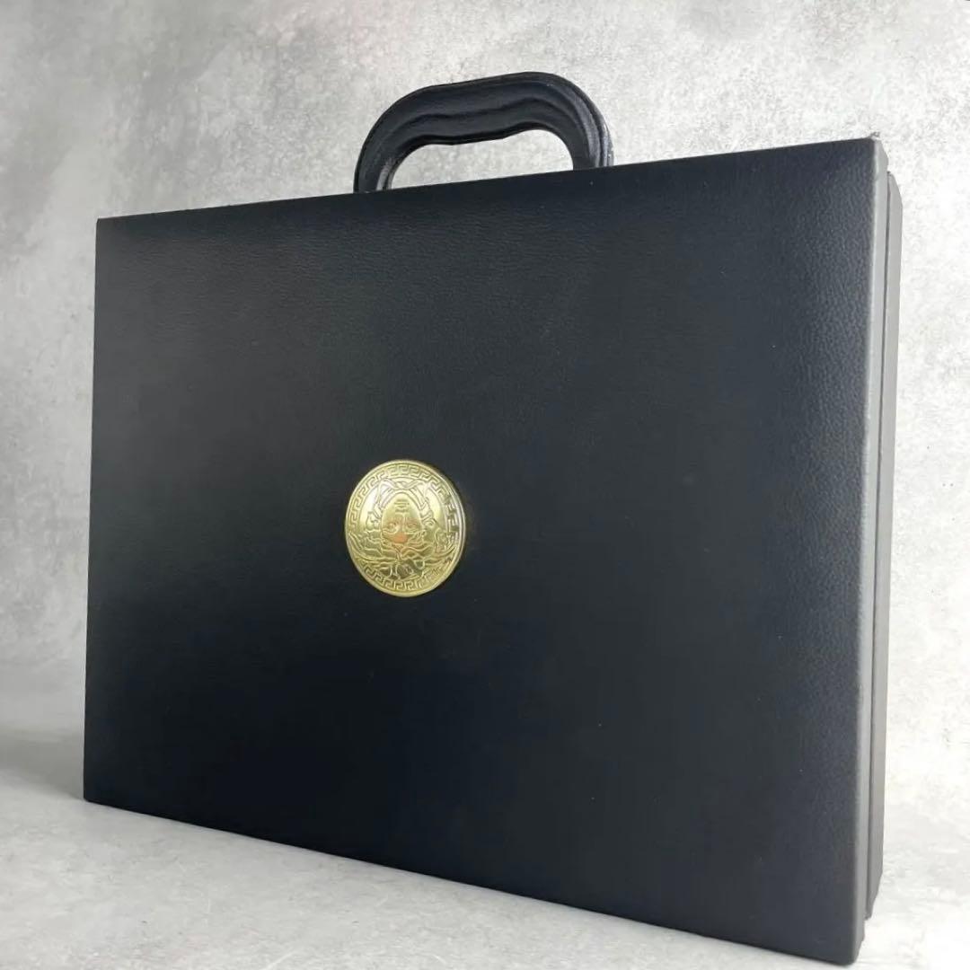 入手困難✨ ヴェルサーチ VERSACE 時計ケース ビジネスバッグ メデューサ