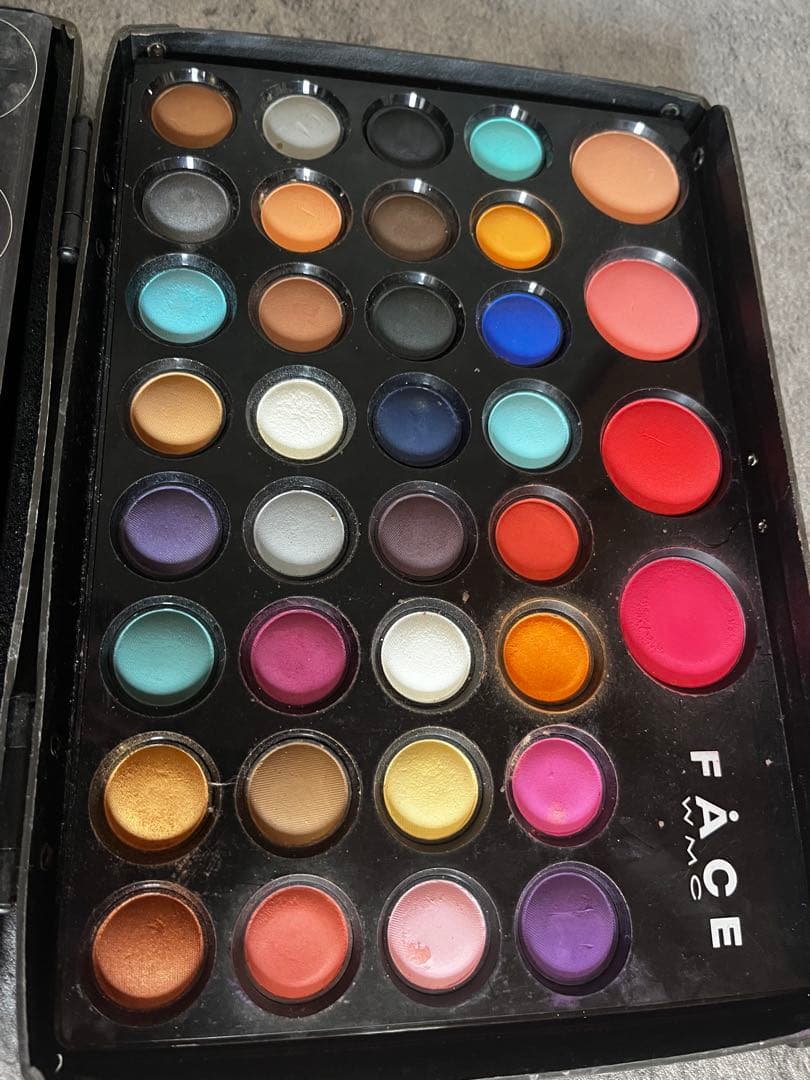 ワミレス　FACE アイシャドウパレット フェイス ジ カラーズ 36