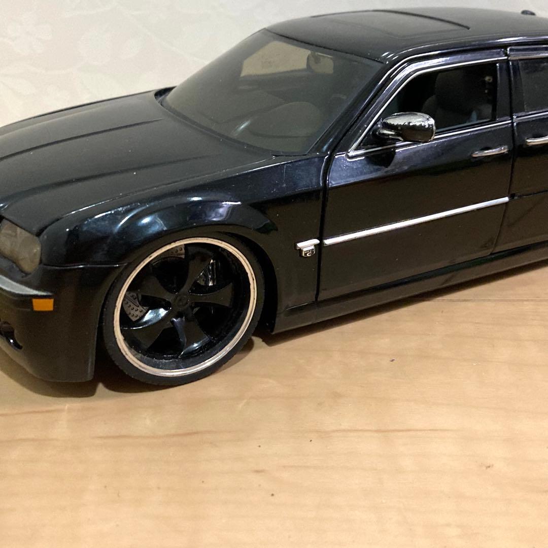 ミニカー JADA DUB CITY KUSTOM$ Chrysler 300C 1/18