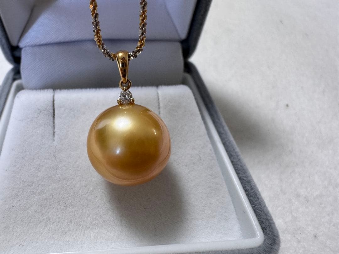 新品　高品質　南洋白蝶ゴールデンパールペンダント