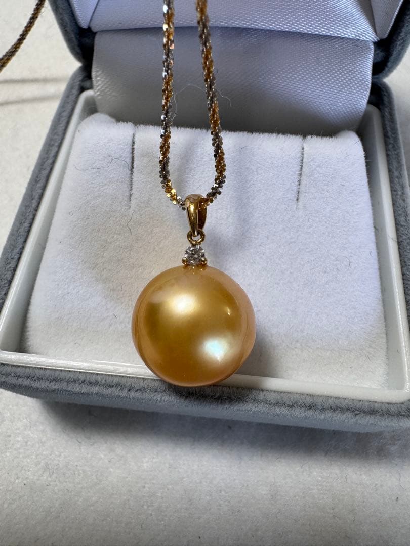 新品　高品質　南洋白蝶ゴールデンパールペンダント