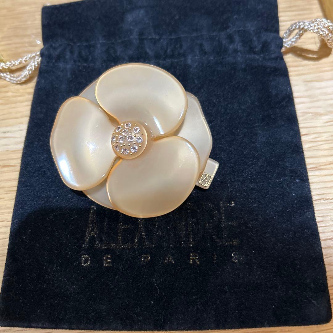 アレクサンドルドゥパリ　バレッタ　クリーム色