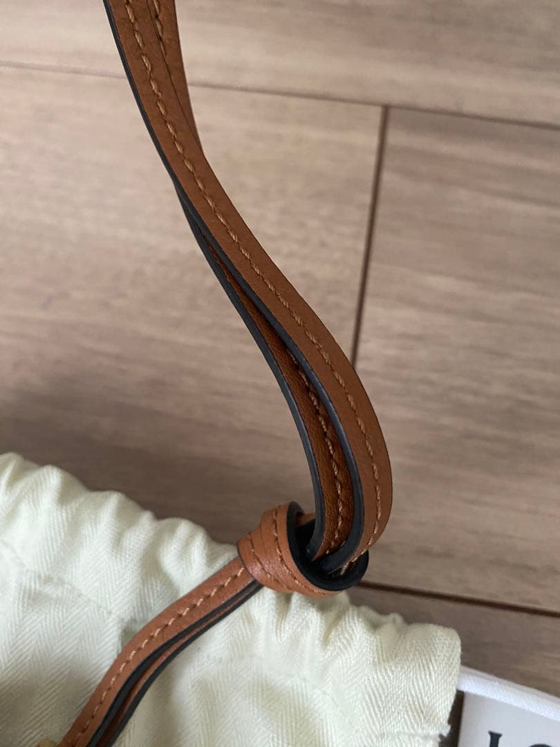 ロエベ　ベル　タッセル　チャーム