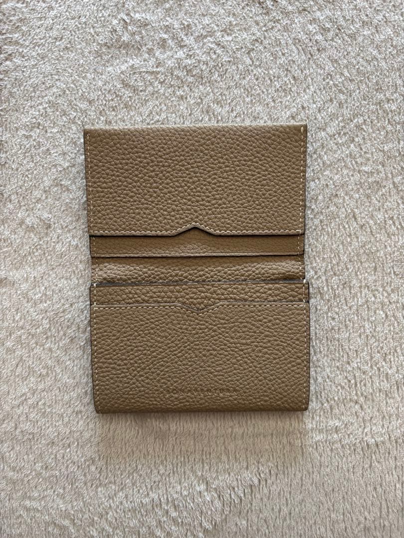 ベージュ レザー 名刺入れ　ボナベンチュラ