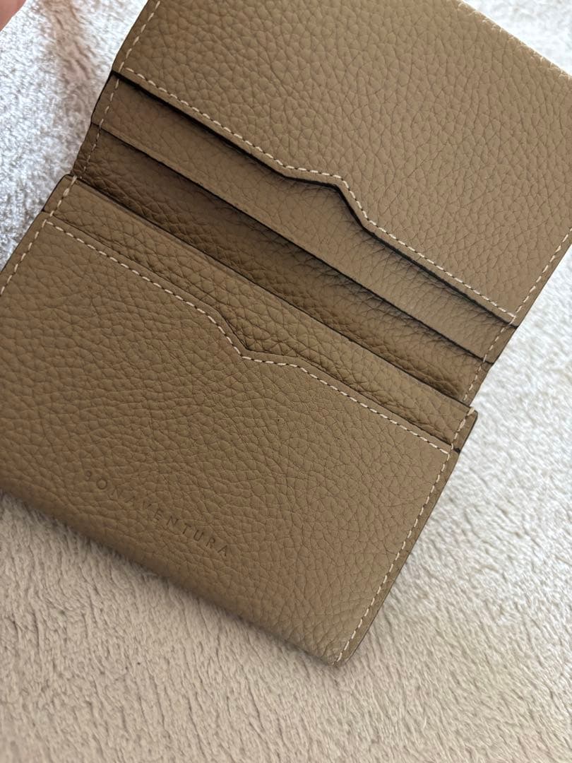 ベージュ レザー 名刺入れ　ボナベンチュラ