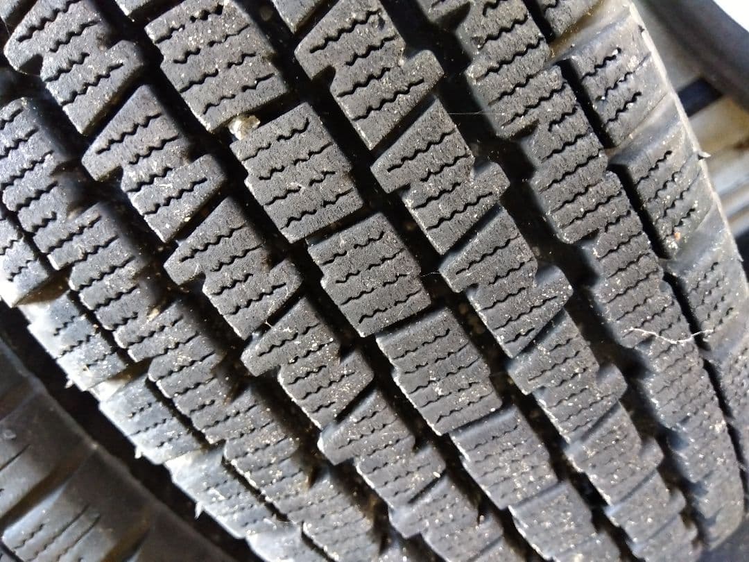 送料無料★軽トラ軽バン★１２インチホイールスタッドレスタイヤ