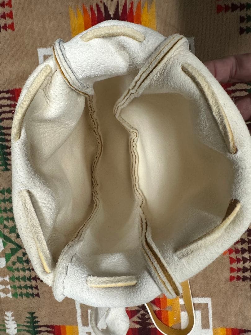 鹿革巾着ポーチ　スモーク