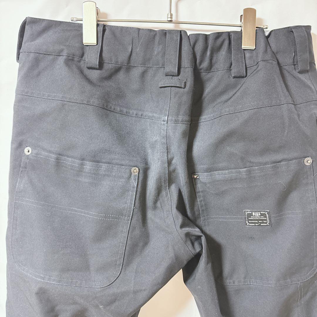 Nike SB スノーボードパンツ スノーボードウェア 黒 通気性 防水性