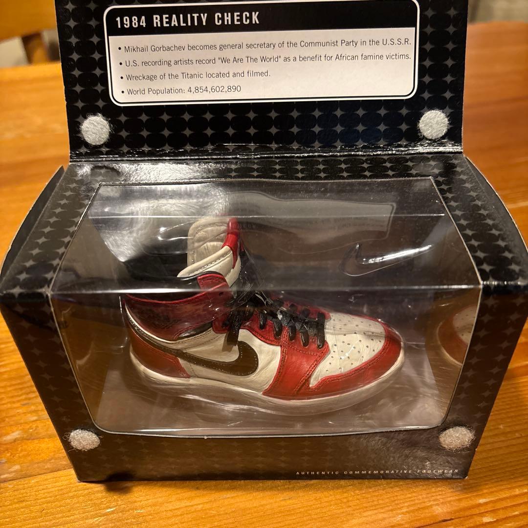 s*8様 限定　NIKE AIR JORDAN 1 オフィシャルミニチュアフィギ