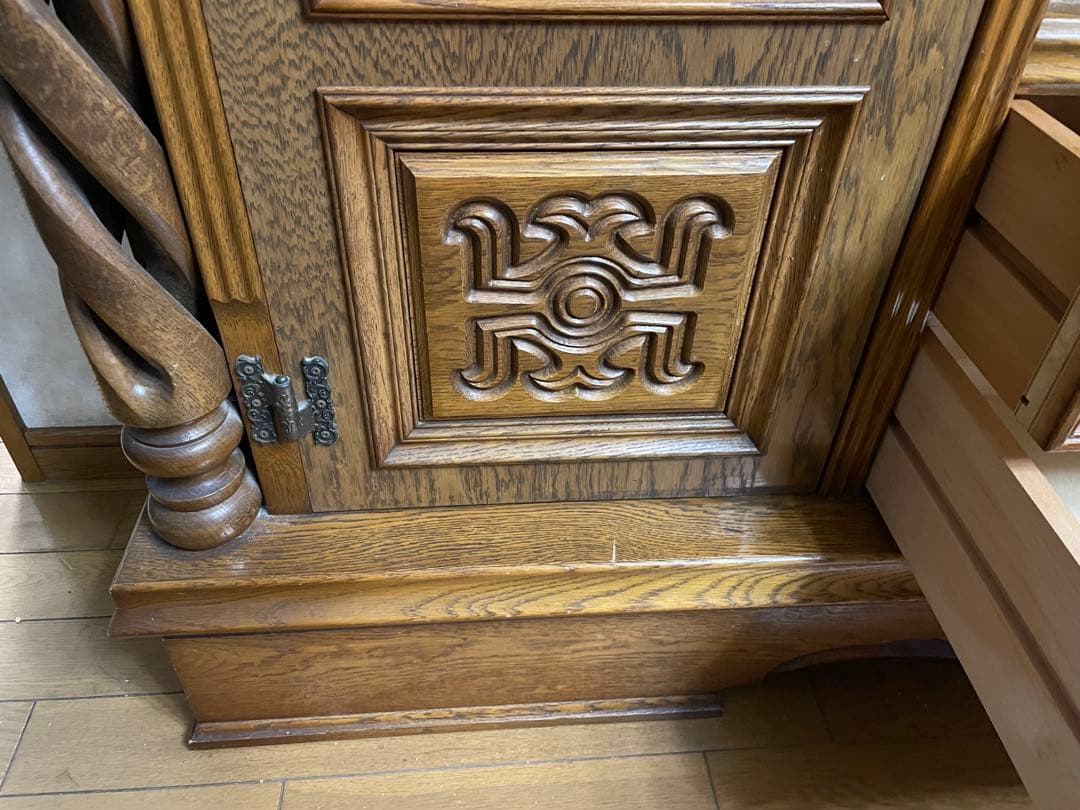 引き渡し限定　クラシック木製キャビネット サイドボード家具　アンティーク家具