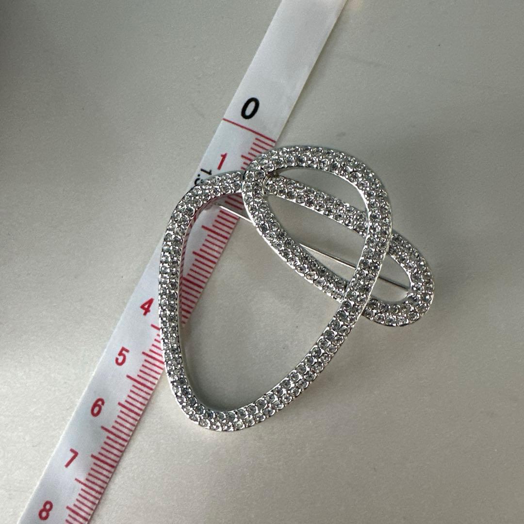 新品未使用 スワロフスキー シンプル ブローチ