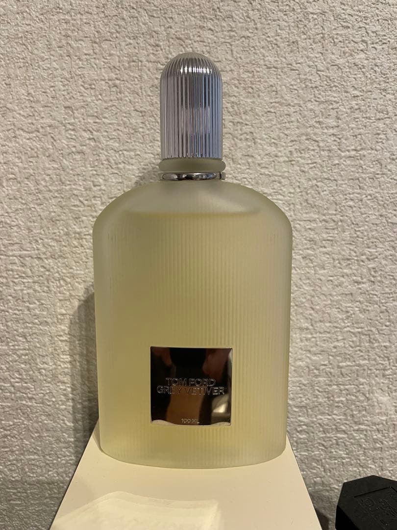 トムフォード グレイ ベチバー オードトワレ 100ml箱無
