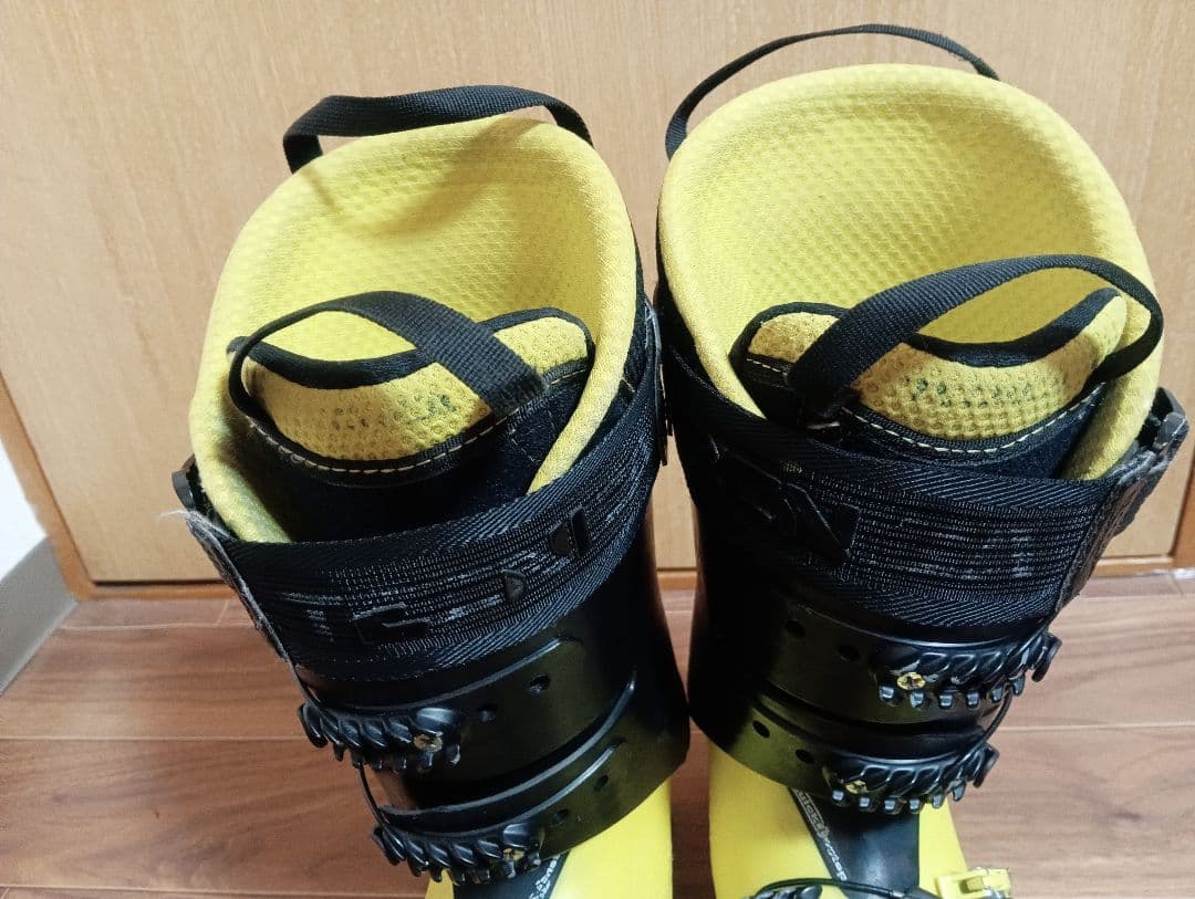 Tecnica Zero G Tour Pro スキーブーツ フレックス130