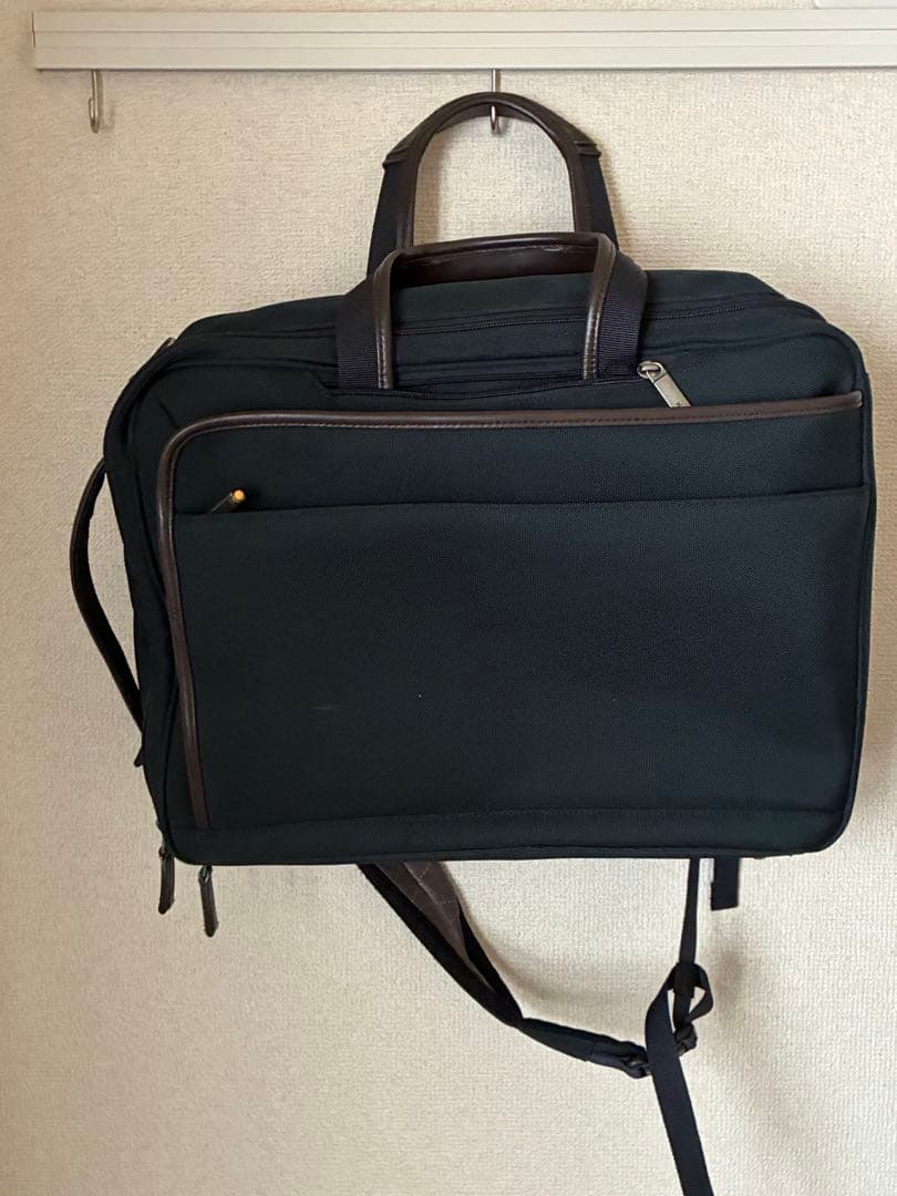 美品　ace ビジネス用ネイビーバックパック