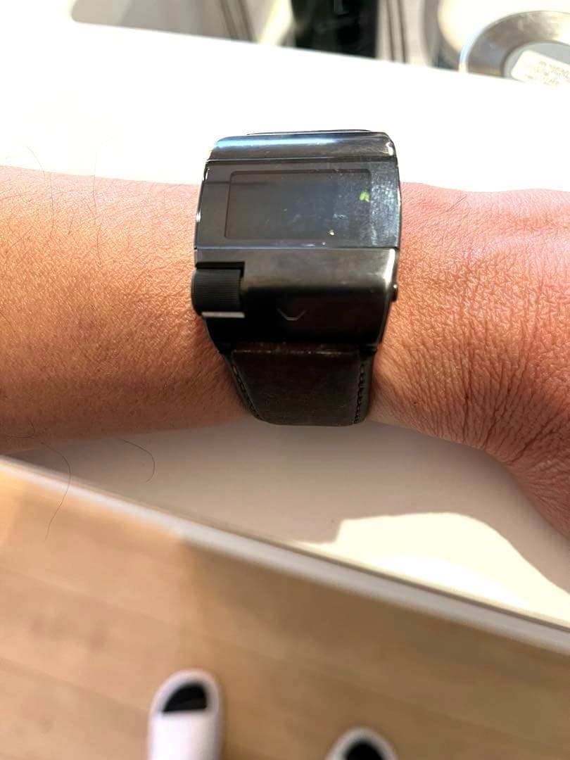 スイス製デジタル腕時計 Ventura V-Tec Delta