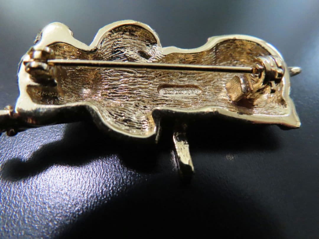 【美品】バーバリー　BURBERRY　ピンブローチ　ベアー　ゴールド