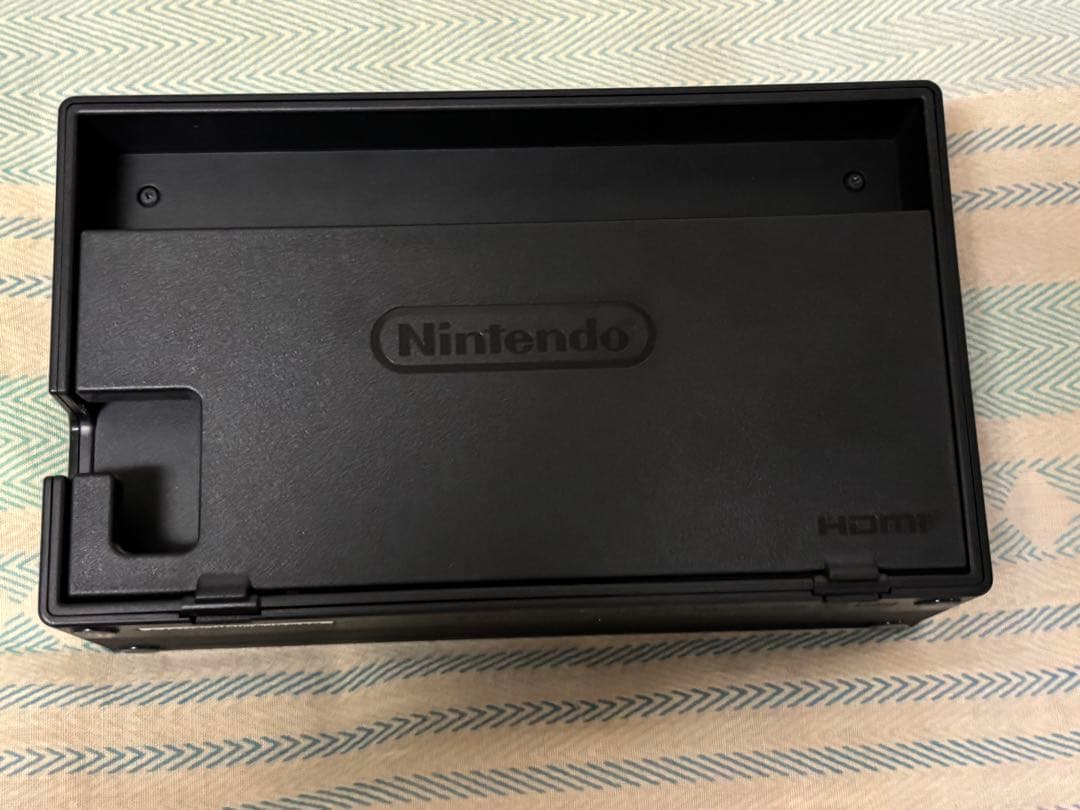 Nintendo Switch + マイクロsdカード2枚 + ハードケース