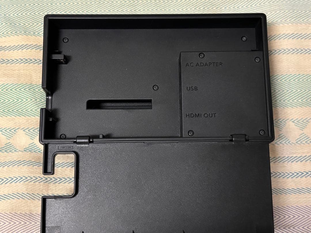 Nintendo Switch + マイクロsdカード2枚 + ハードケース