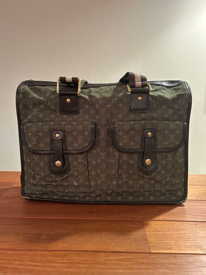 にかく！！Louis Vuitton ビジネスバッグ オリーブグリーン