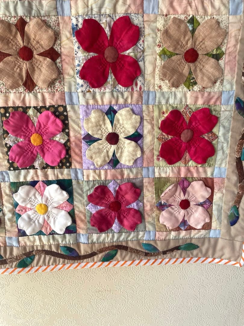 ハナミズキ　タペストリー　パッチワーク　ハンドメイド　大サイズ