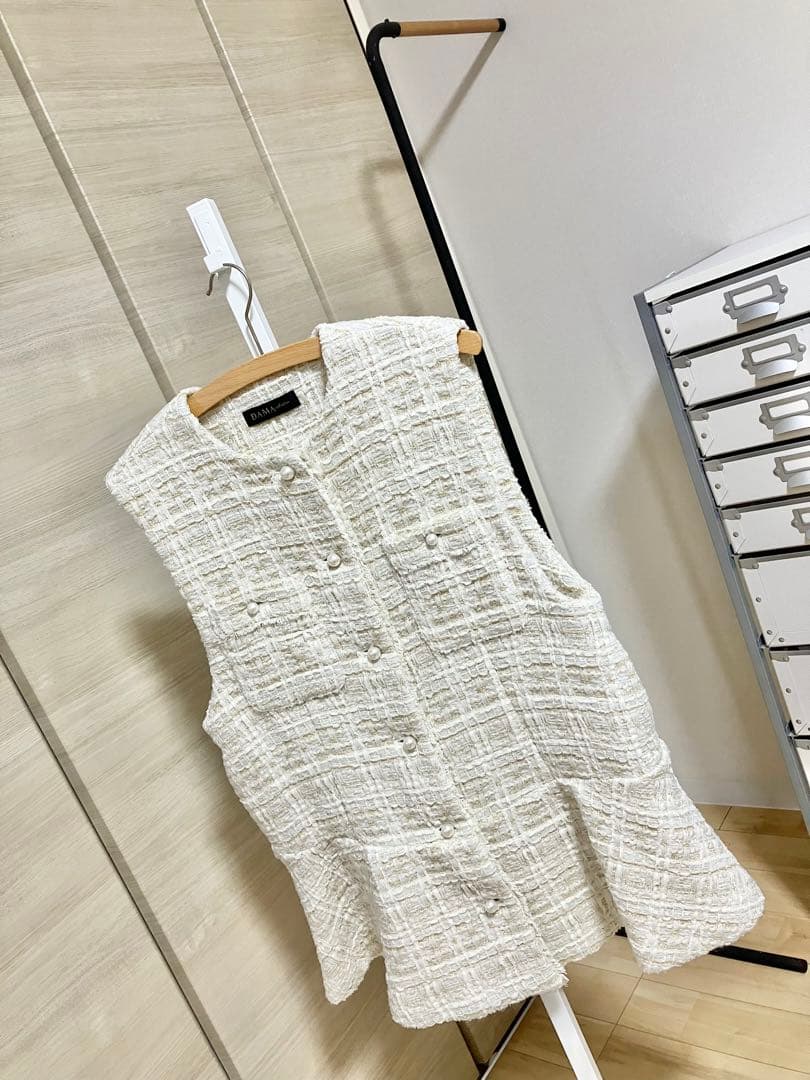 新品未使用　タグ付⭐︎ダーマ　ファンシーツィード　パール調ボタン　使いジレ　11