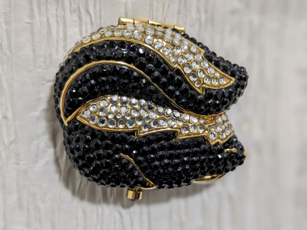 エスティローダー ルーシディティトランスルーセントパウダー　コンパクト　スカンク