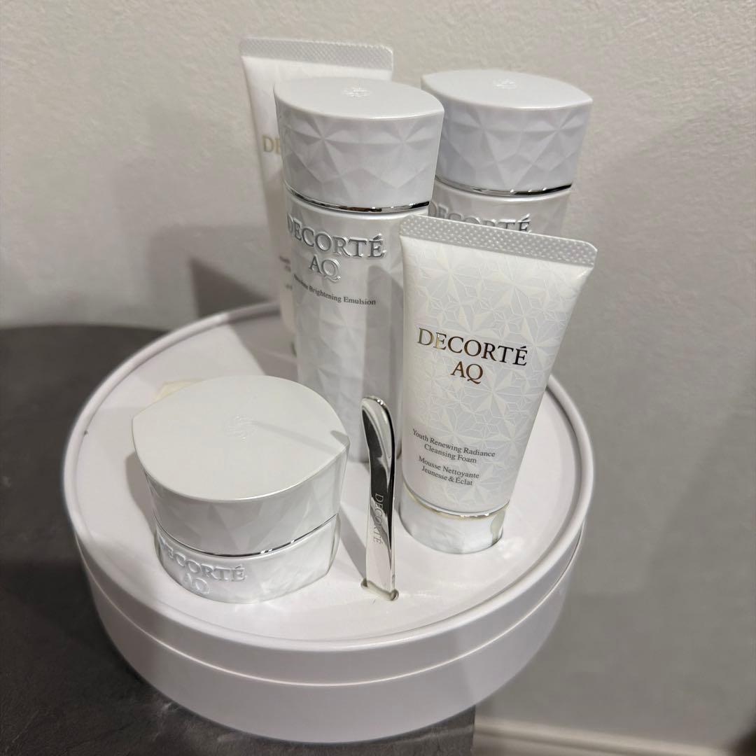 【新品未使用】コスメデコルテ　AQブライトラディアンスコフレⅡ