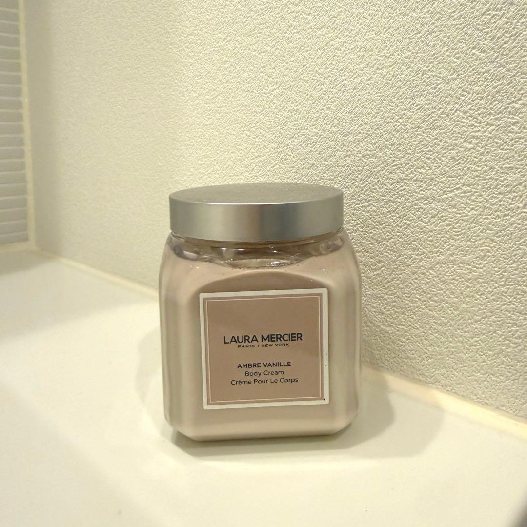 ローラメルシエ　アンバーバニラ ボディクリーム 300g