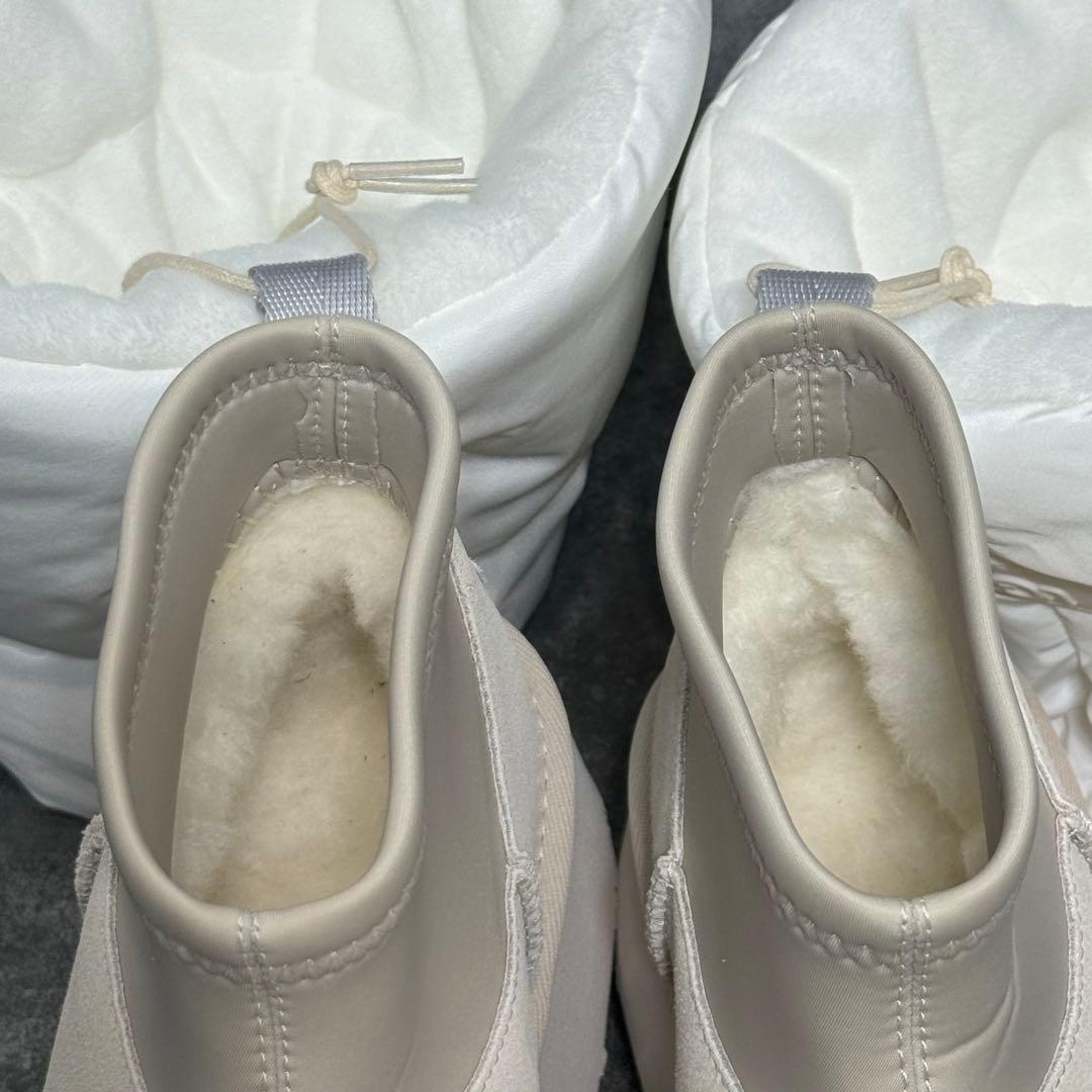 【新品未使用】UGG クラシックミニ ディッパー パッファー ホワイト 23cm