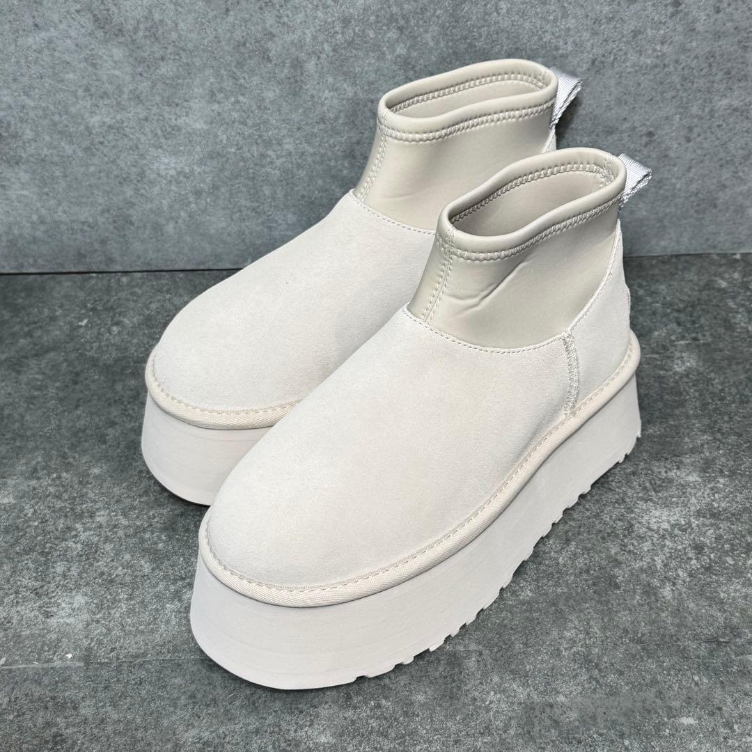 【新品未使用】UGG クラシックミニ ディッパー パッファー ホワイト 23cm
