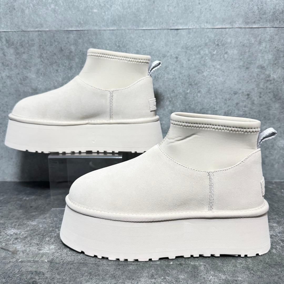 【新品未使用】UGG クラシックミニ ディッパー パッファー ホワイト 23cm