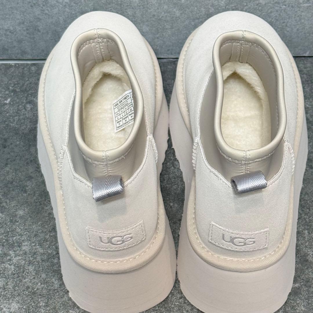 【新品未使用】UGG クラシックミニ ディッパー パッファー ホワイト 23cm