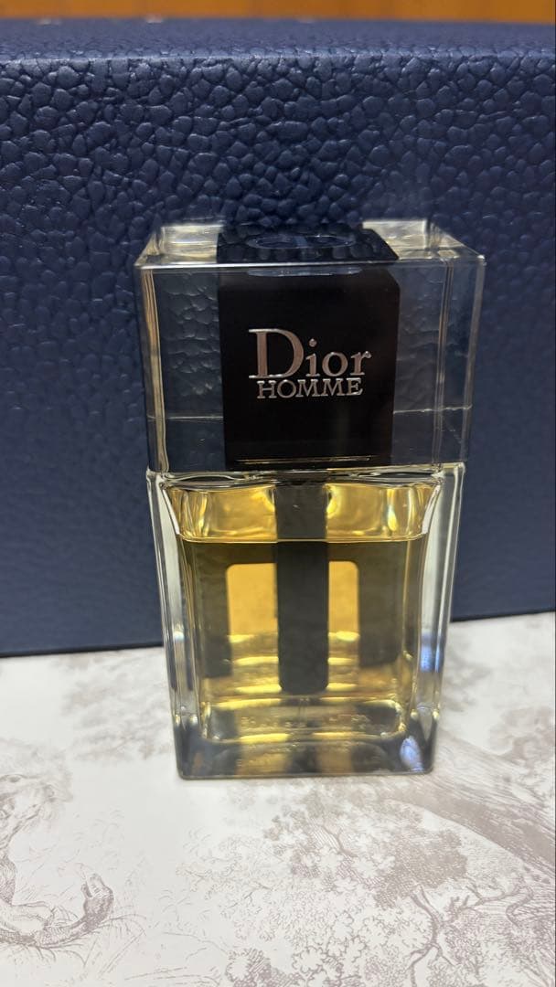 ディオール オム オードトワレ 50ml香水 9割 SAUVAGEサンプル付き
