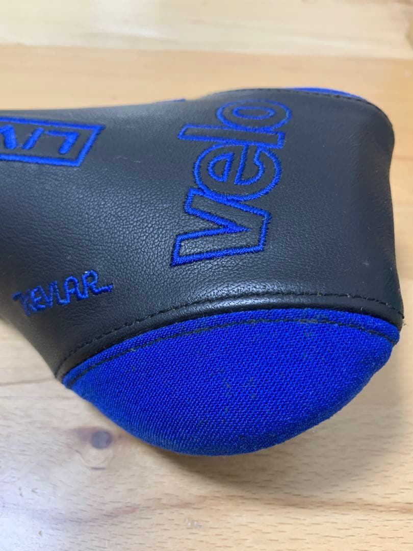 Velo Live Wire suspension サドル 黒/青