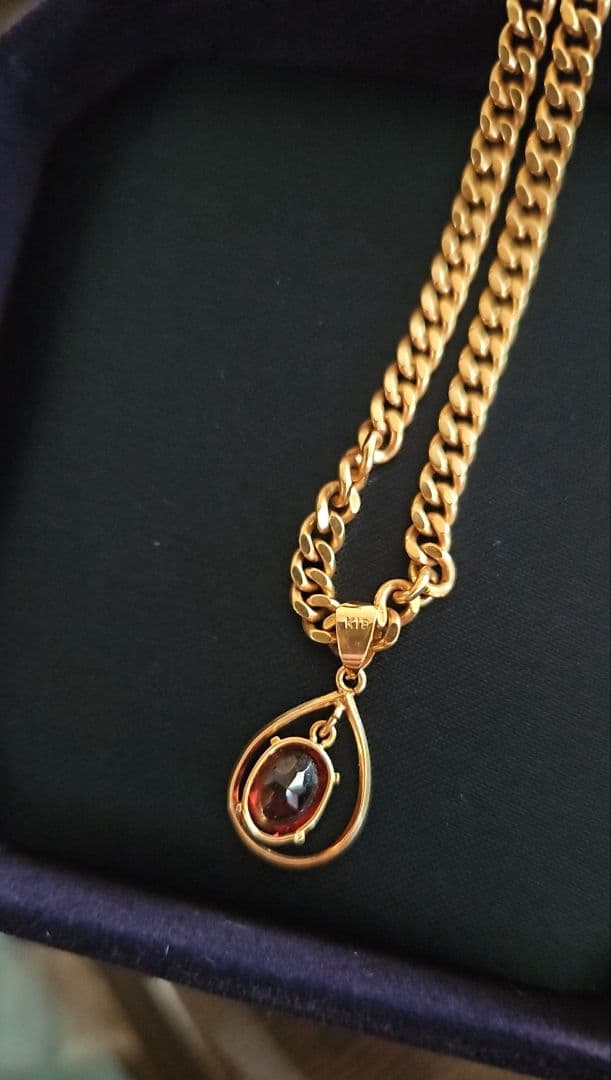 K18 ゴールド ガーネット 揺れる ペンダントトップ