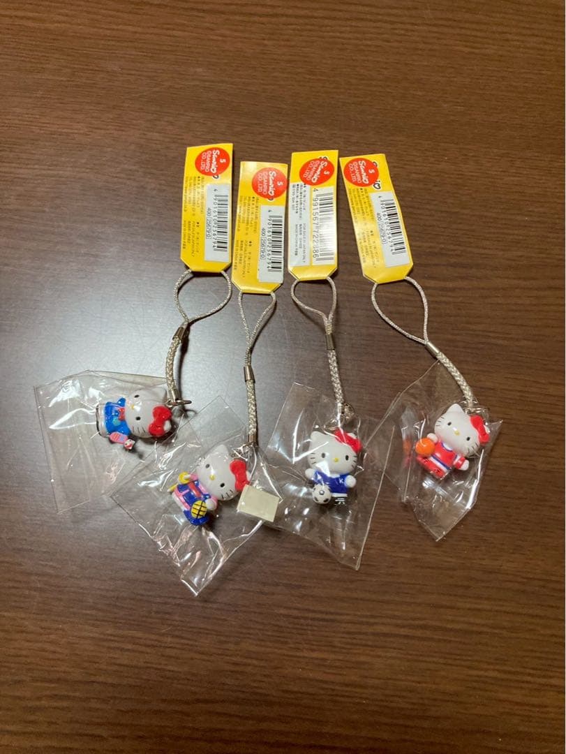 希少激レア 新品 ご当地 ハローキティ 帰宅 剣道 サッカー バスケ ストラップ