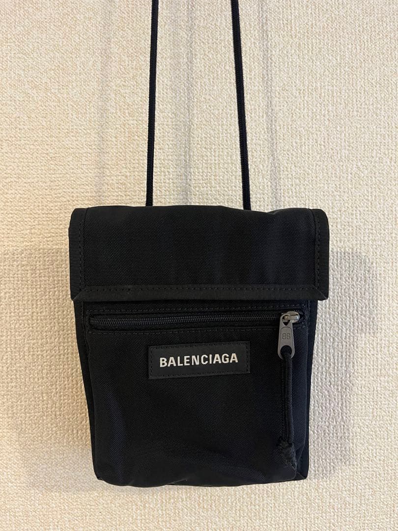 BALENCIAGA ブラック ショルダーバッグ