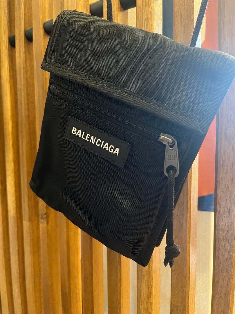 BALENCIAGA ブラック ショルダーバッグ