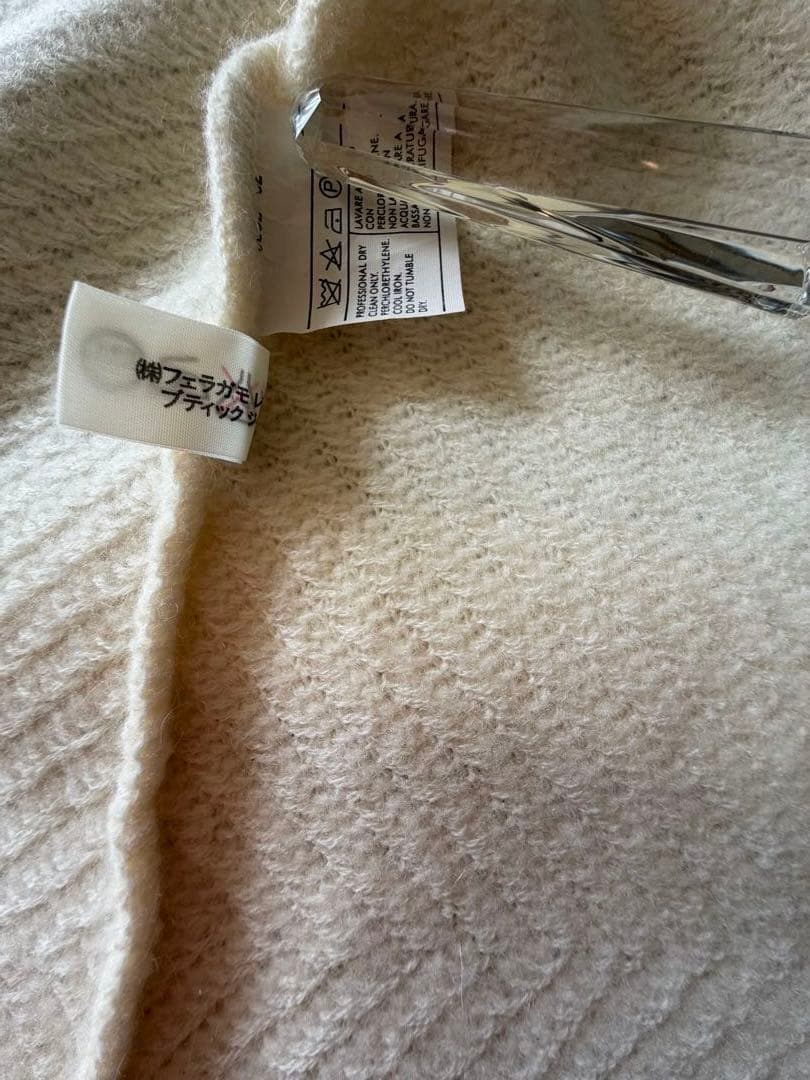 美品❣️Salvatore Ferragamo アイボリー カーディガン M