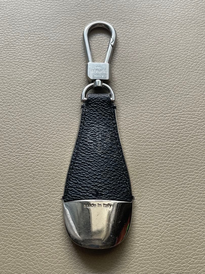 BERLUTI ブラックレザー キーホルダー