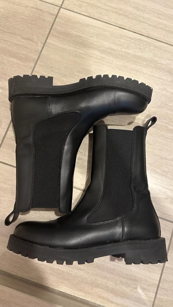 &OtherStories ブラック サイドゴアブーツ ラバーソール