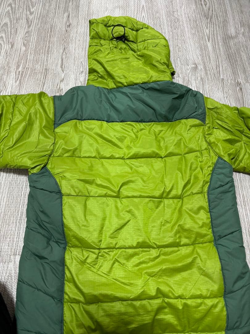 patagonia フード付きダウンジャケット S グリーン