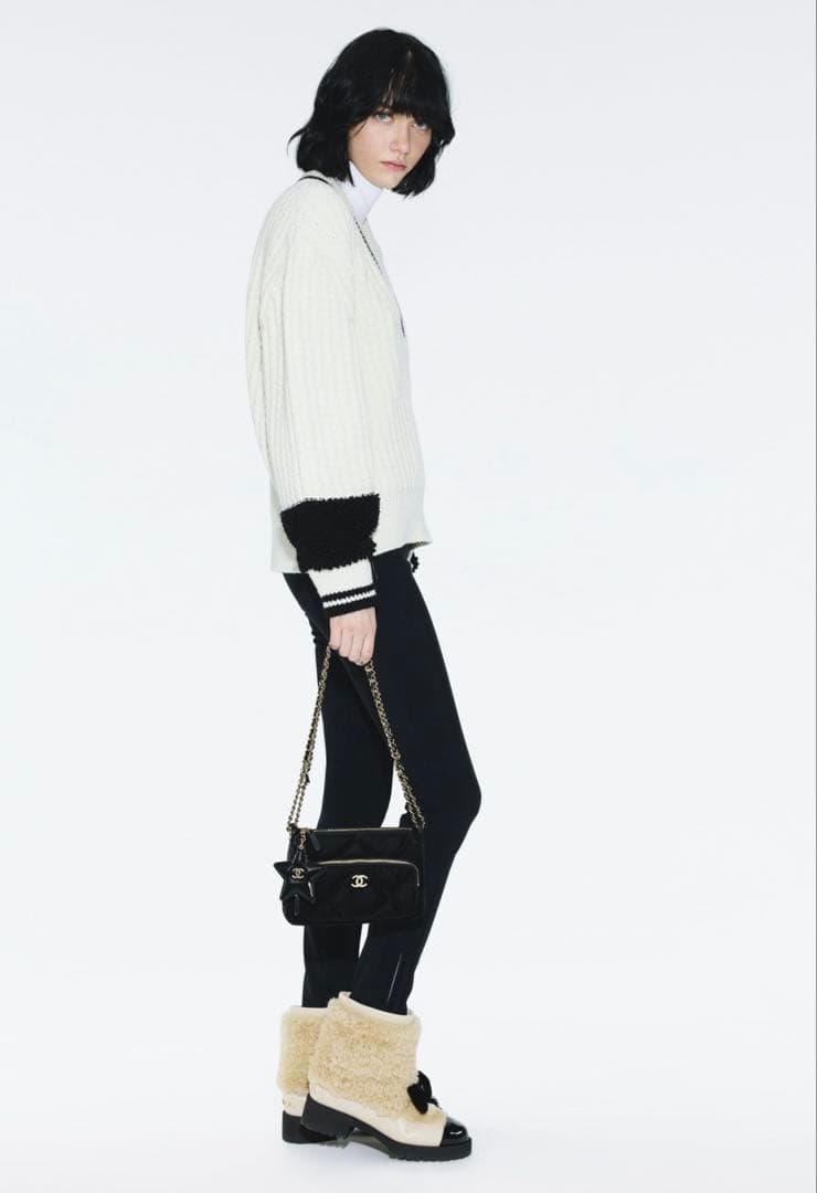 CHANEL ムートンブーツ ベージュ/ブラック